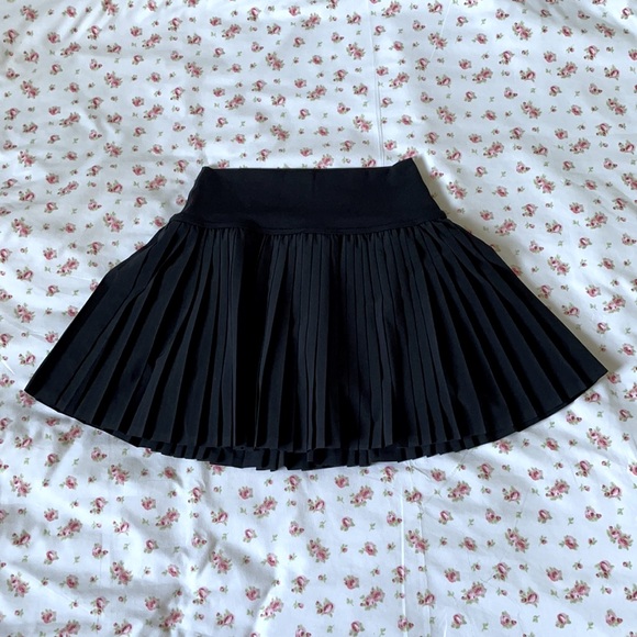 AERIE - Black Pleated Tennis Skirt - Picture 2 of 4